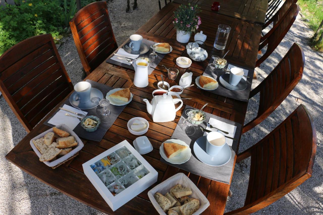 Chambres Et Table L' Echappee Bouvesse-Quirieu Kültér fotó