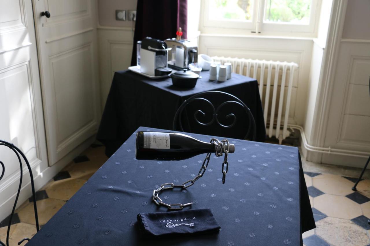 Chambres Et Table L' Echappee Bouvesse-Quirieu Kültér fotó